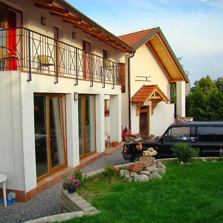 Pension Charlie Prague Retro-Modern Design-3